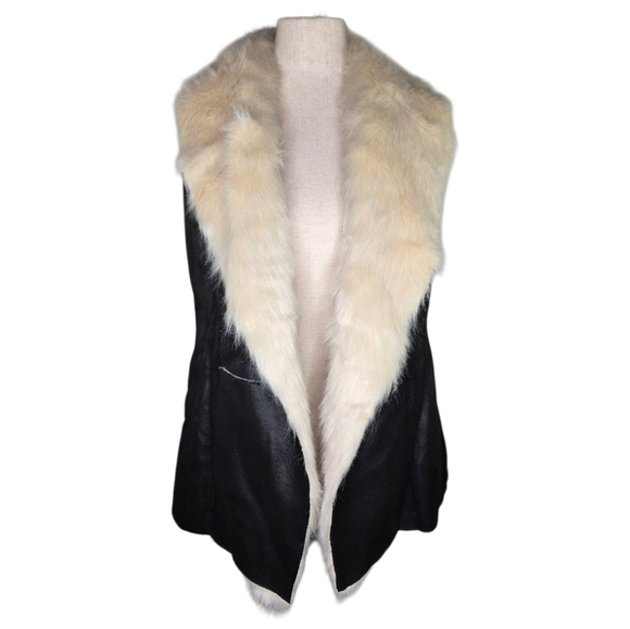 Vici Jackets & Blazers - VICI Exclusive x FATE Black Faux Leather Vest w/ Ivory Faux Fur Trim Size M NWT